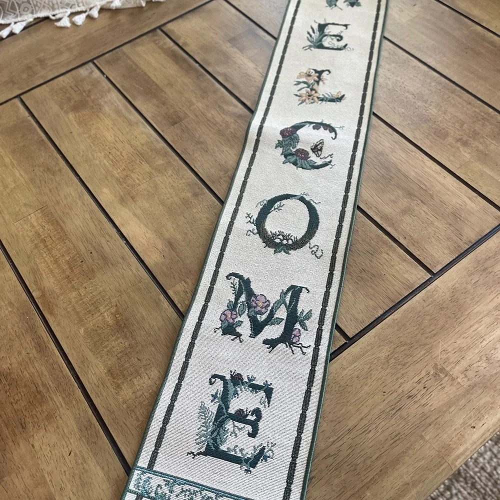 Floral Welcome Tapestry looking banner
